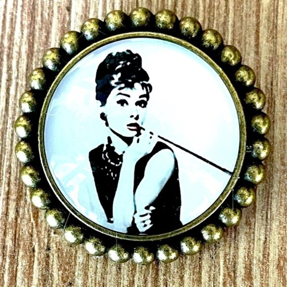Old Hollywood Audrey Hepburn Breakfast at Tiffany’s Victorian Style Brooch